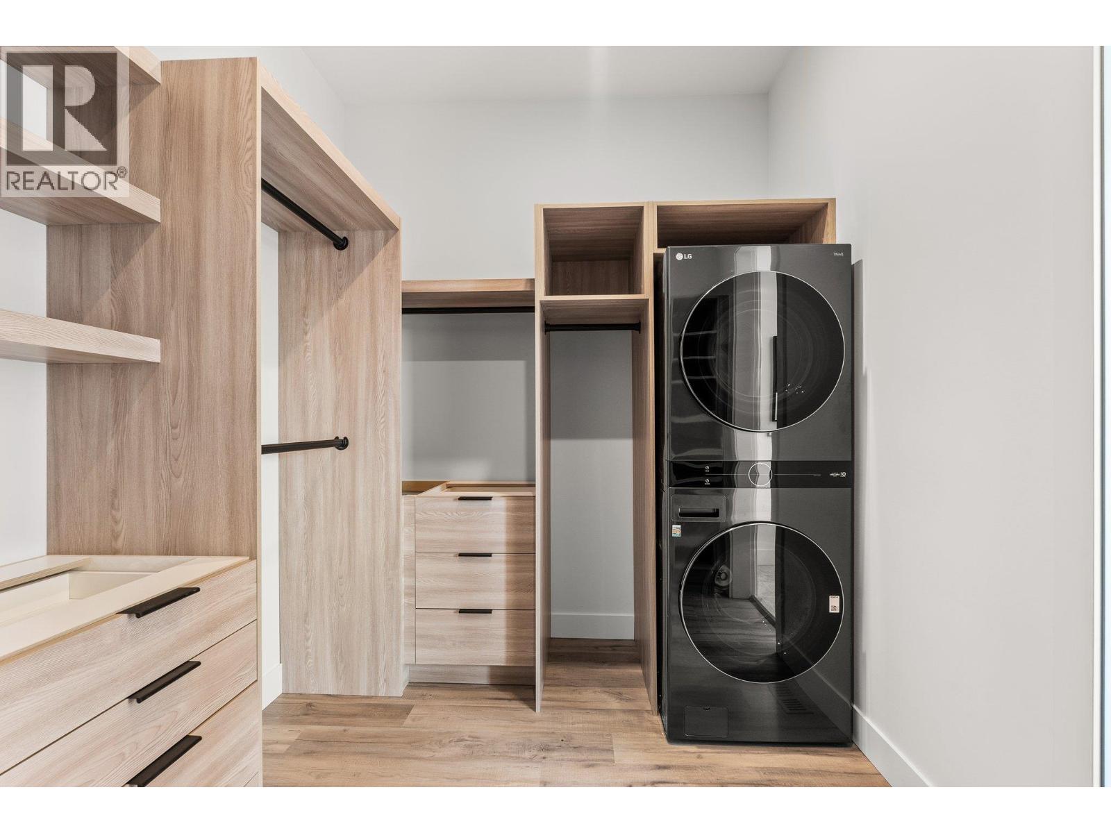 Picture for 901 Melrose  Street https://www.cirrealty.ca/reb/bc/8/10363508_47.jpg