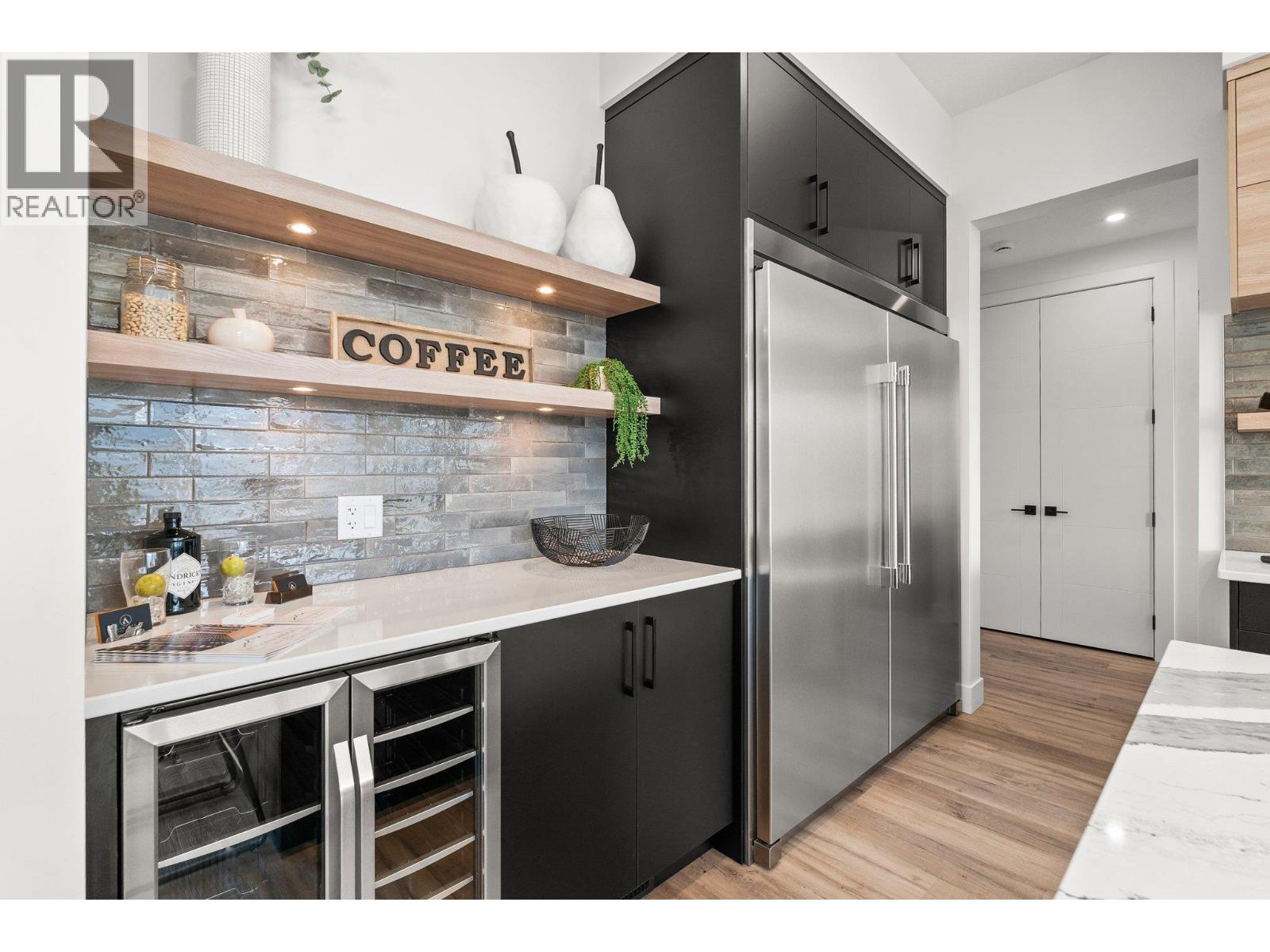 Picture for 901 Melrose  Street https://www.cirrealty.ca/reb/bc/8/10363508_5.jpg