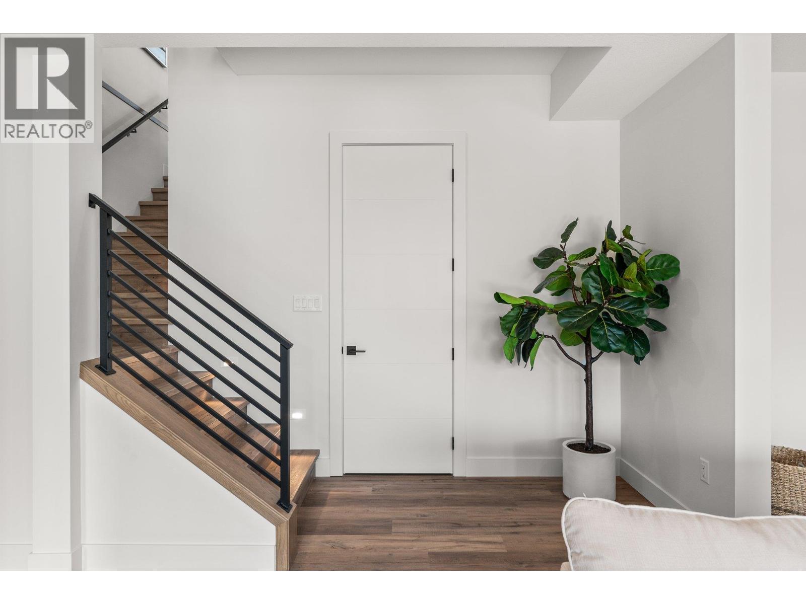 Picture for 901 Melrose  Street https://www.cirrealty.ca/reb/bc/8/10363508_55.jpg
