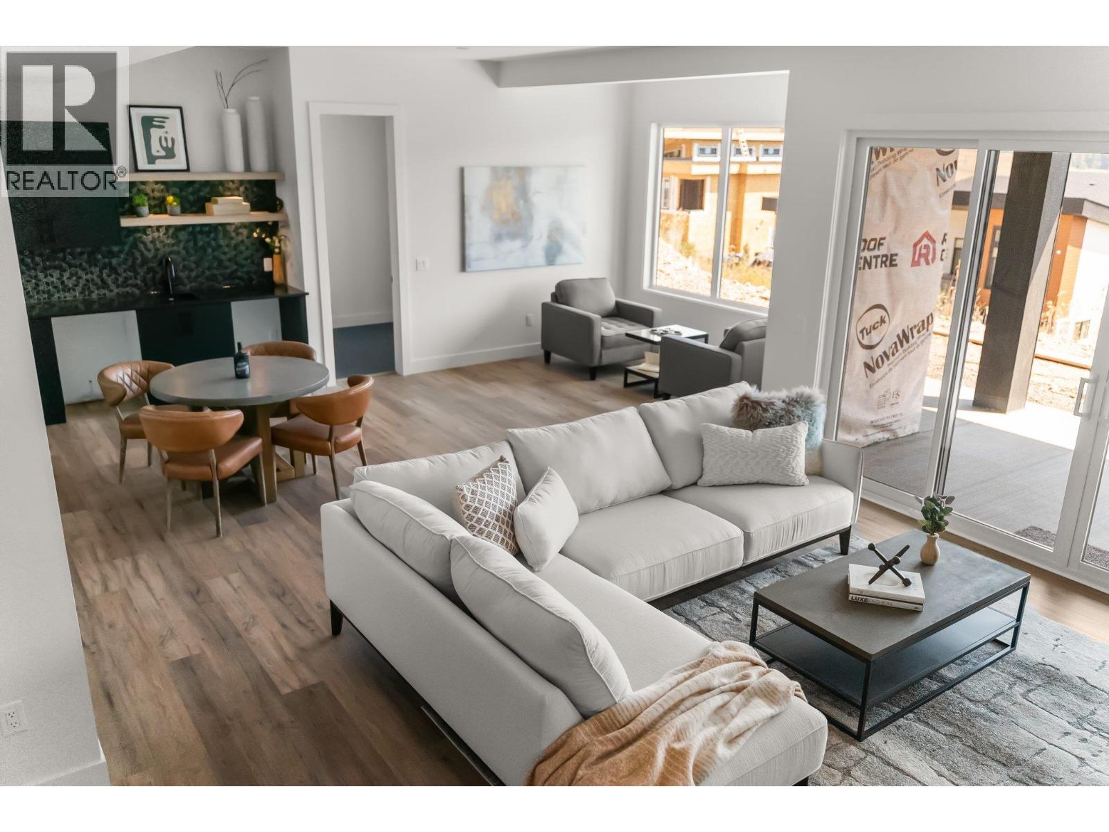 Picture for 901 Melrose  Street https://www.cirrealty.ca/reb/bc/8/10363508_56.jpg