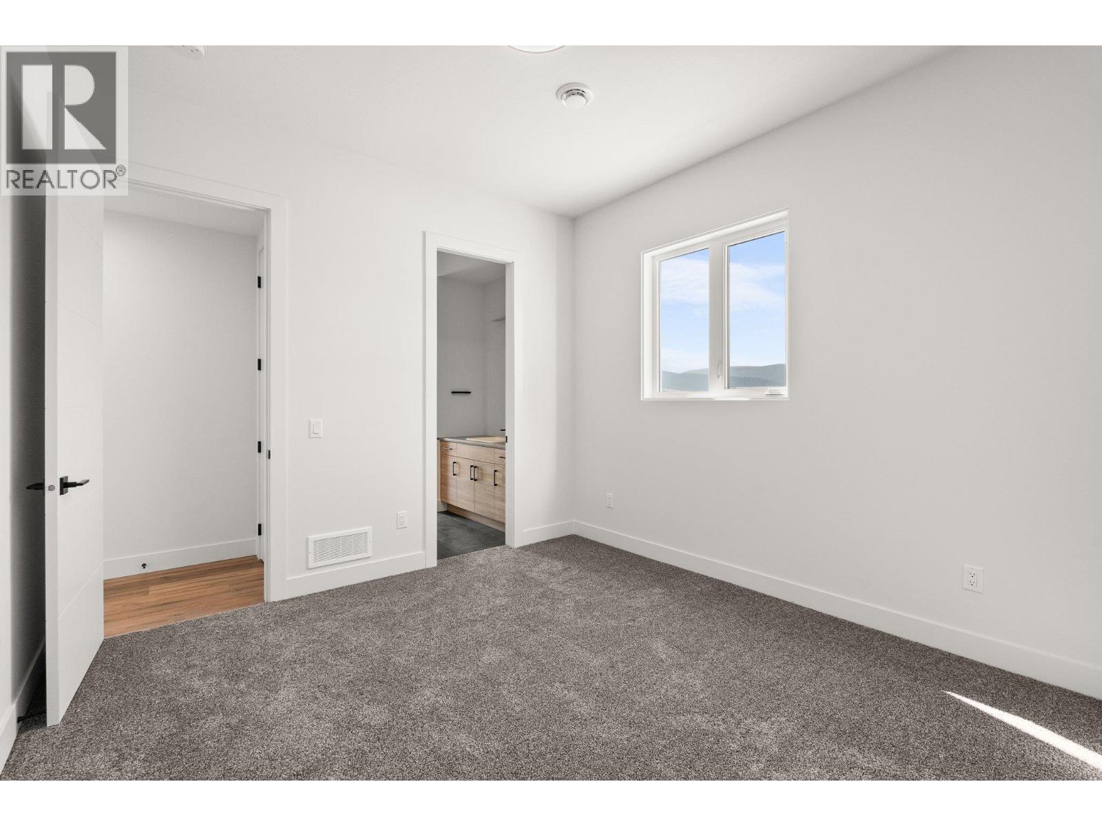 Picture for 901 Melrose  Street https://www.cirrealty.ca/reb/bc/8/10363508_70.jpg