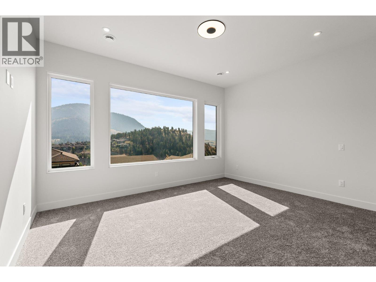 Picture for 901 Melrose  Street https://www.cirrealty.ca/reb/bc/8/10363508_72.jpg