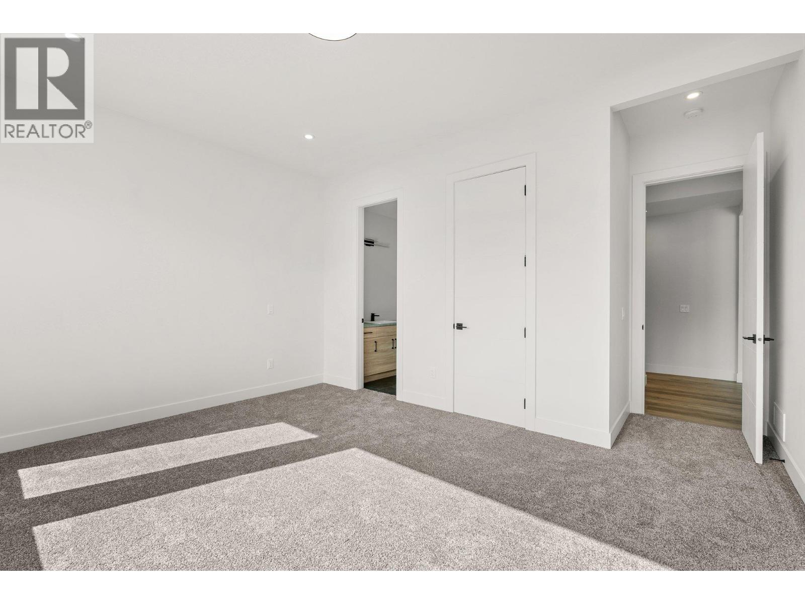 Picture for 901 Melrose  Street https://www.cirrealty.ca/reb/bc/8/10363508_73.jpg