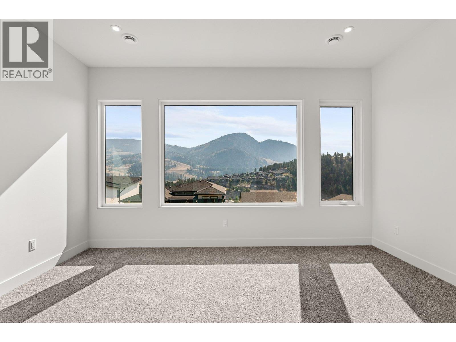 Picture for 901 Melrose  Street https://www.cirrealty.ca/reb/bc/8/10363508_74.jpg