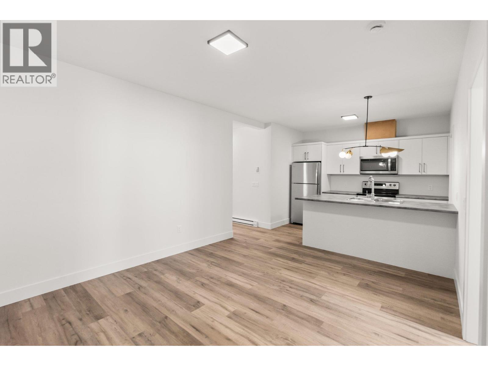 Picture for 901 Melrose  Street https://www.cirrealty.ca/reb/bc/8/10363508_75.jpg