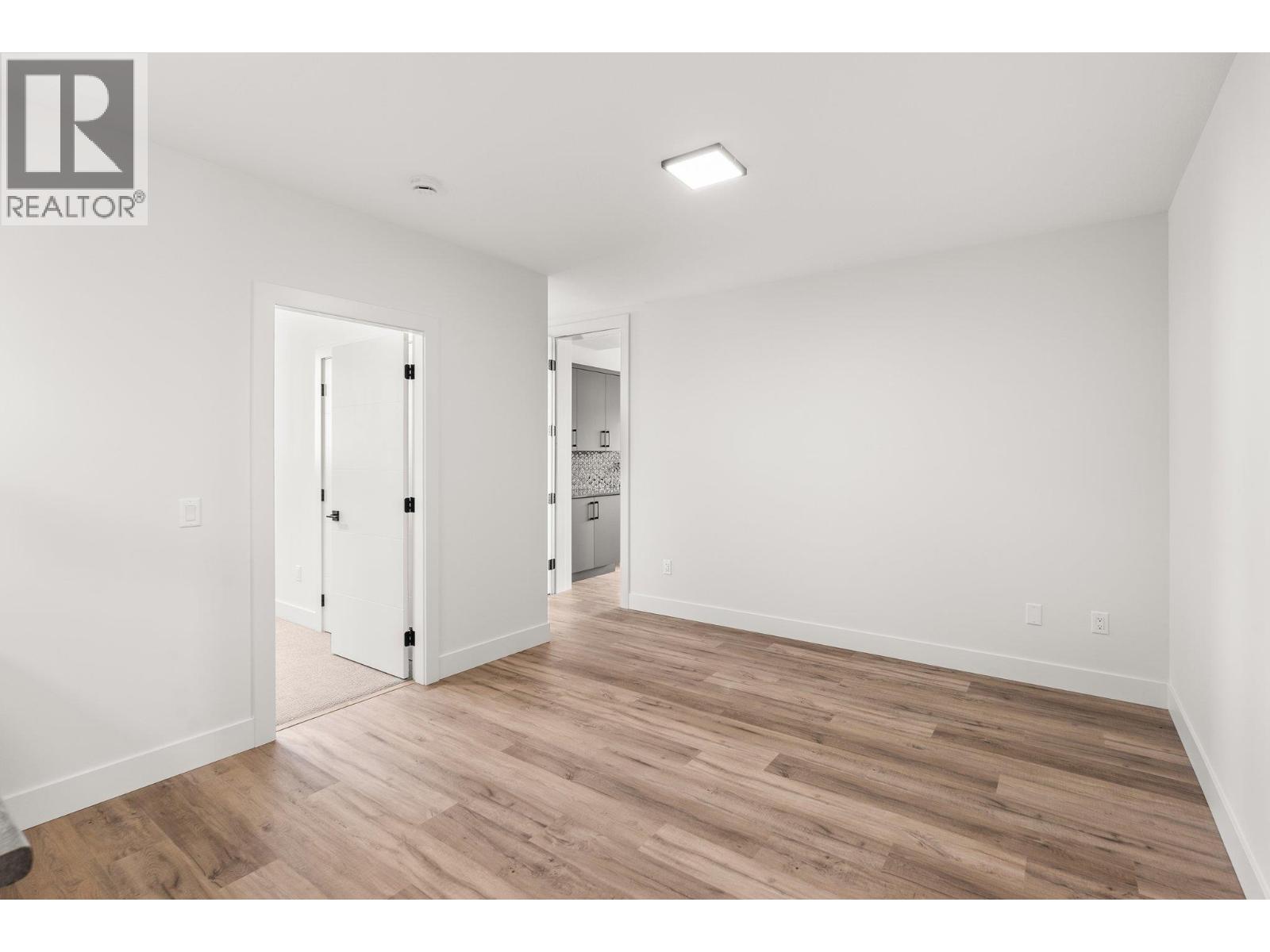 Picture for 901 Melrose  Street https://www.cirrealty.ca/reb/bc/8/10363508_77.jpg