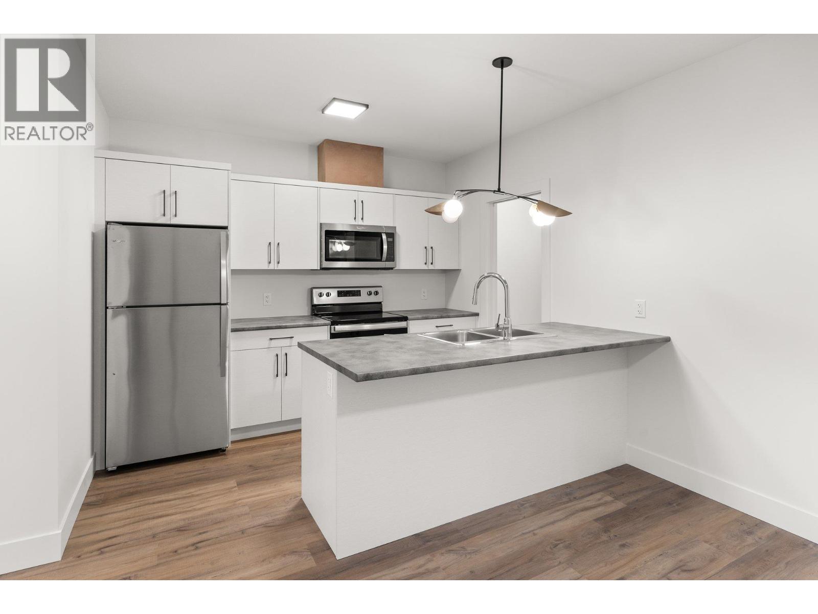 Picture for 901 Melrose  Street https://www.cirrealty.ca/reb/bc/8/10363508_78.jpg