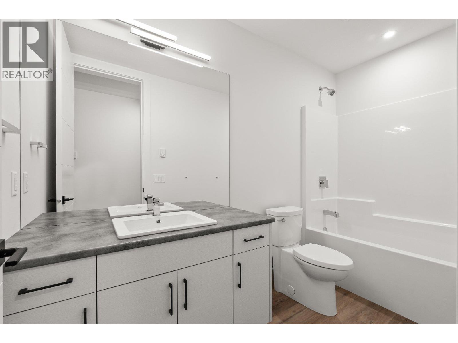 Picture for 901 Melrose  Street https://www.cirrealty.ca/reb/bc/8/10363508_83.jpg