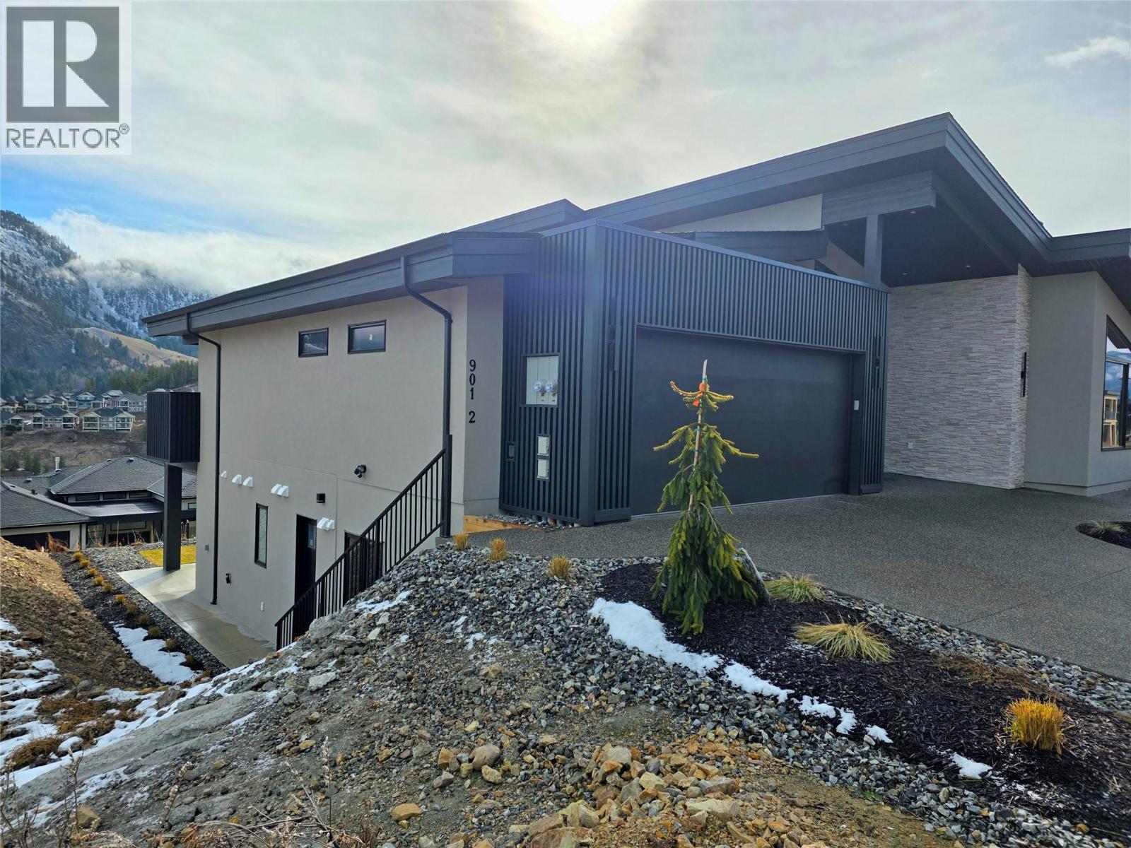 Picture for 901 Melrose  Street https://www.cirrealty.ca/reb/bc/8/10363508_88.jpg