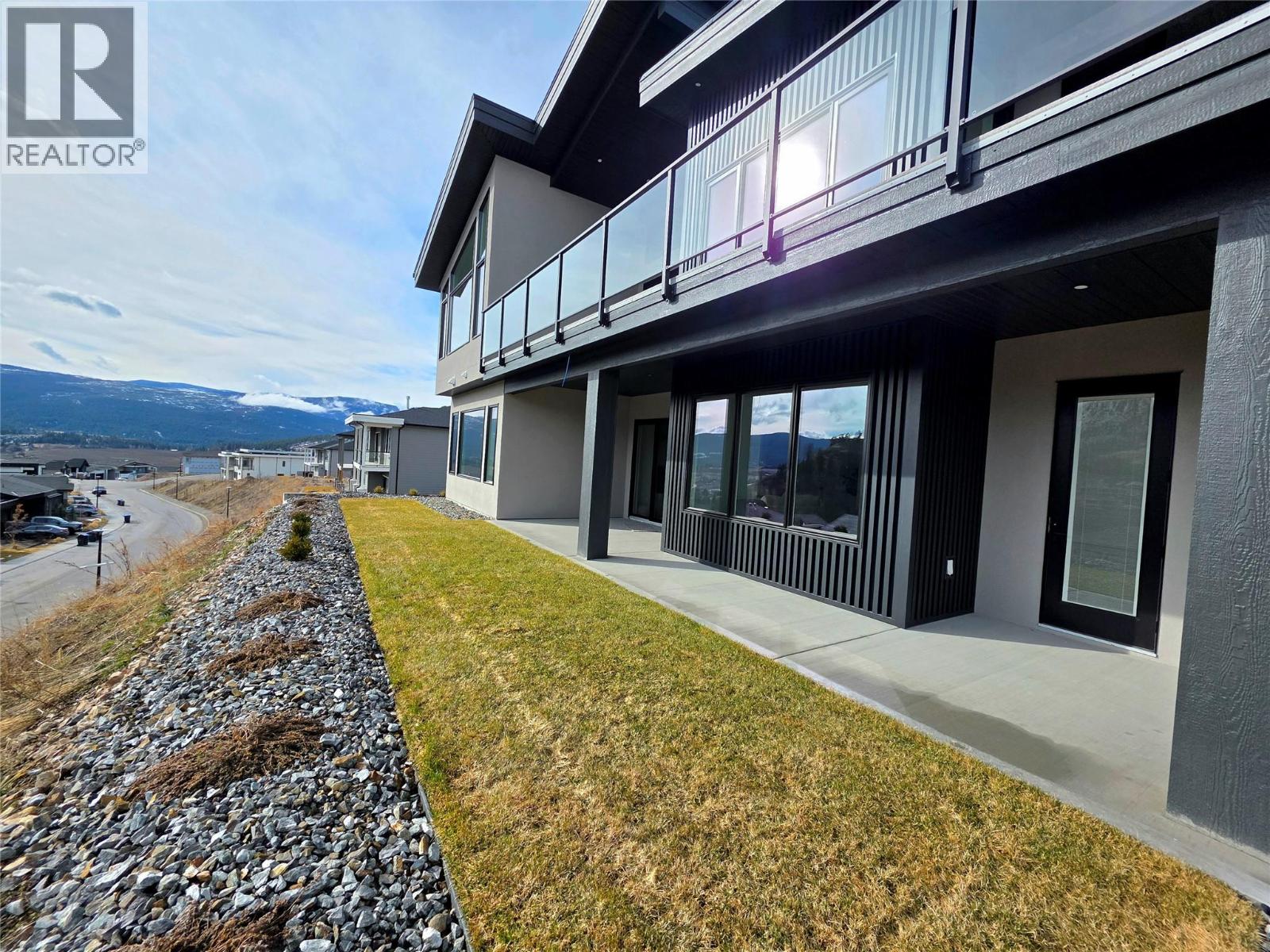 Picture for 901 Melrose  Street https://www.cirrealty.ca/reb/bc/8/10363508_89.jpg
