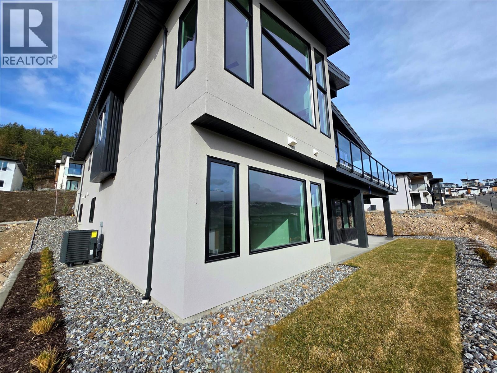 Picture for 901 Melrose  Street https://www.cirrealty.ca/reb/bc/8/10363508_90.jpg