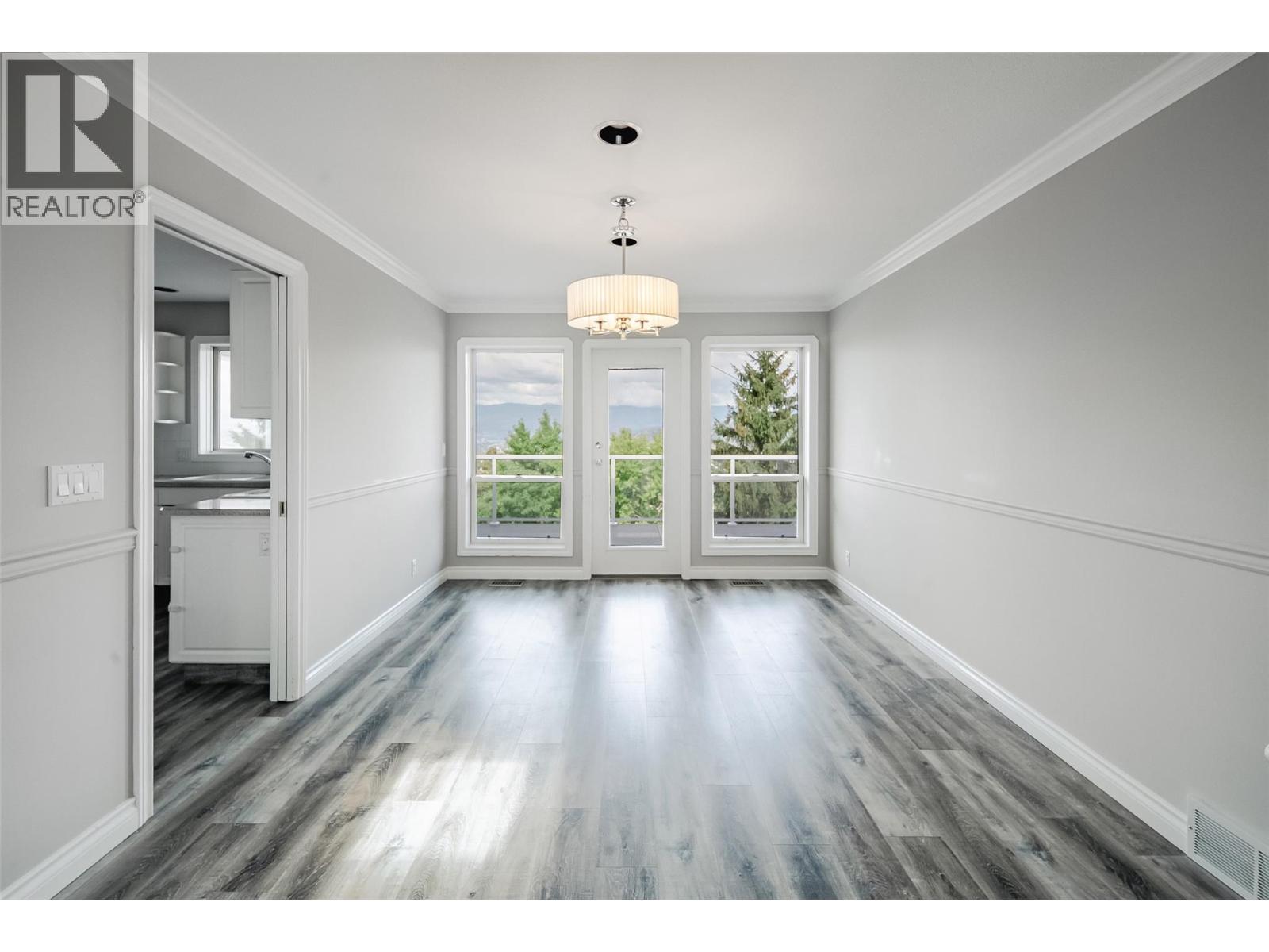Picture for 1180 Ray  Road https://www.cirrealty.ca/reb/bc/8/10363878_11.jpg