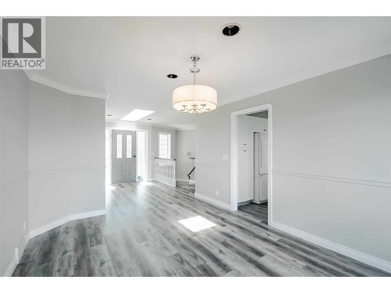 Picture for 1180 Ray  Road https://www.cirrealty.ca/reb/bc/8/10363878_12.jpg