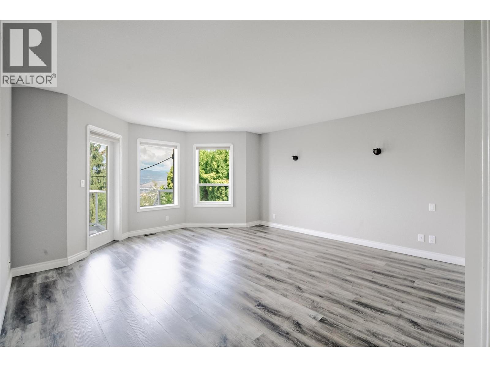 Picture for 1180 Ray  Road https://www.cirrealty.ca/reb/bc/8/10363878_16.jpg