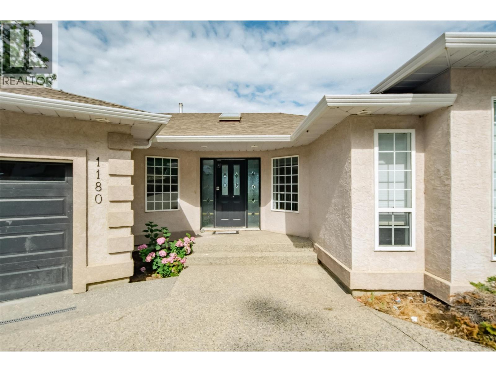 Picture for 1180 Ray  Road https://www.cirrealty.ca/reb/bc/8/10363878_2.jpg