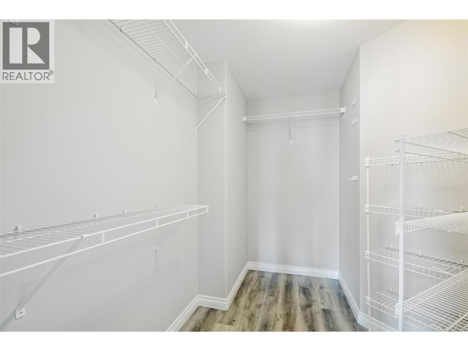 Picture for 1180 Ray  Road https://www.cirrealty.ca/reb/bc/8/10363878_20.jpg