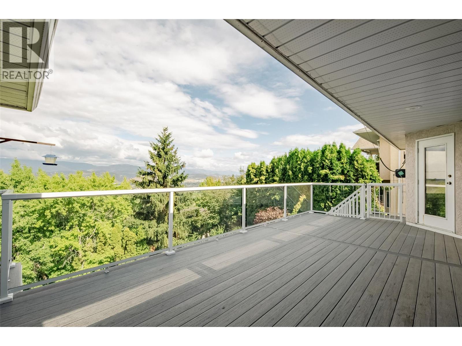 Picture for 1180 Ray  Road https://www.cirrealty.ca/reb/bc/8/10363878_23.jpg