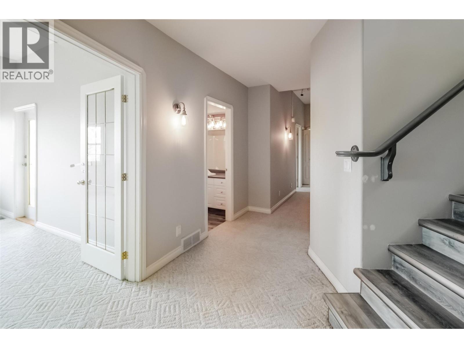 Picture for 1180 Ray  Road https://www.cirrealty.ca/reb/bc/8/10363878_26.jpg