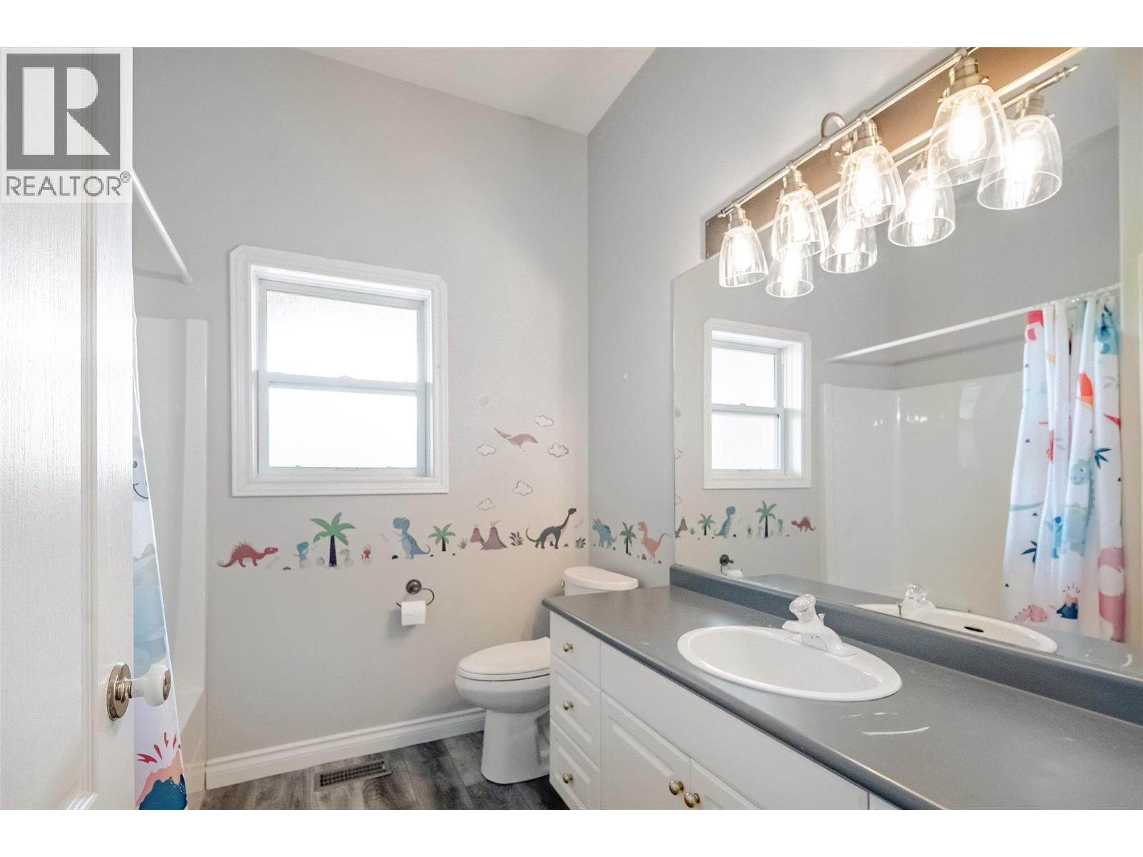 Picture for 1180 Ray  Road https://www.cirrealty.ca/reb/bc/8/10363878_28.jpg