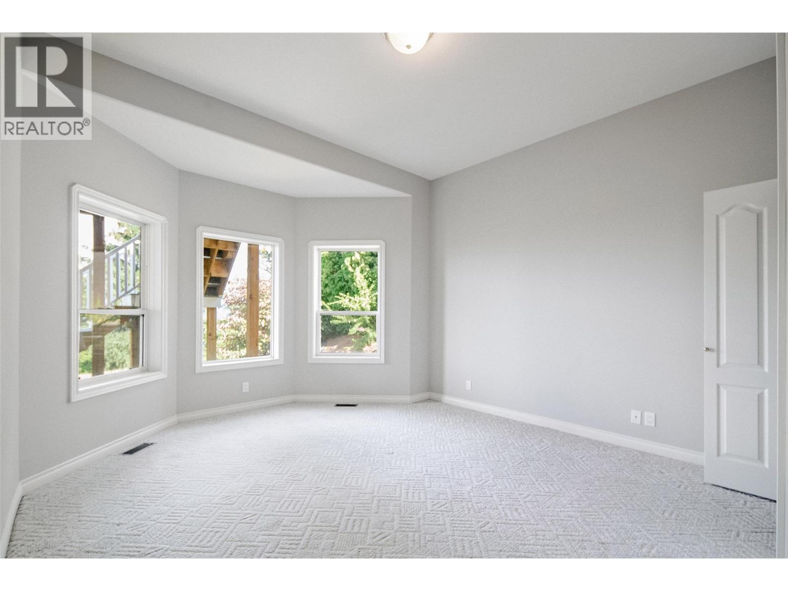 Picture for 1180 Ray  Road https://www.cirrealty.ca/reb/bc/8/10363878_30.jpg