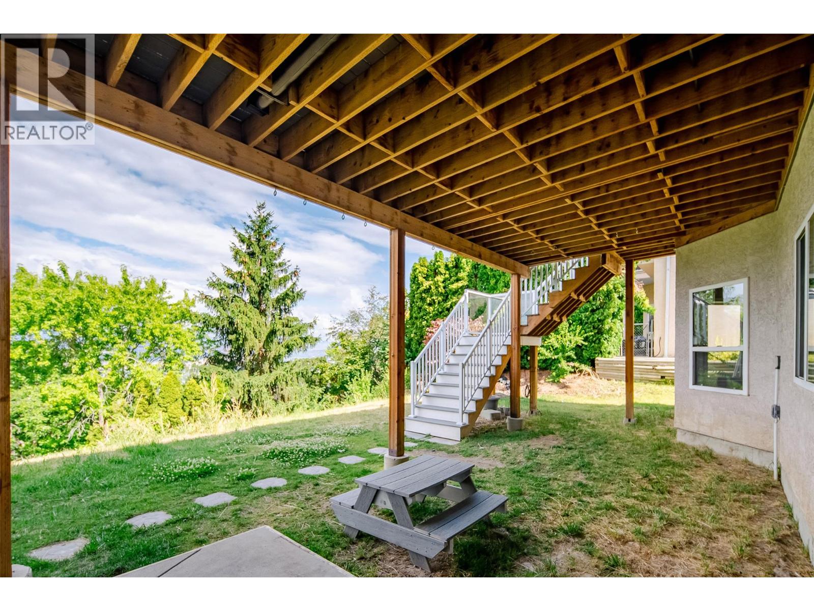 Picture for 1180 Ray  Road https://www.cirrealty.ca/reb/bc/8/10363878_31.jpg