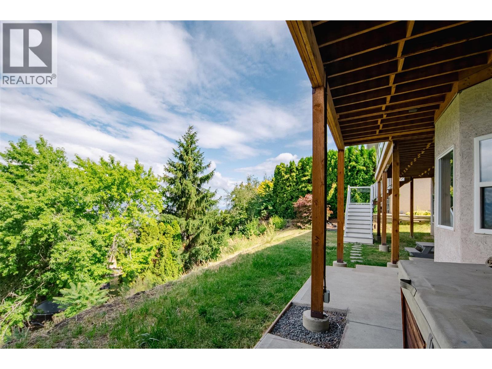 Picture for 1180 Ray  Road https://www.cirrealty.ca/reb/bc/8/10363878_32.jpg