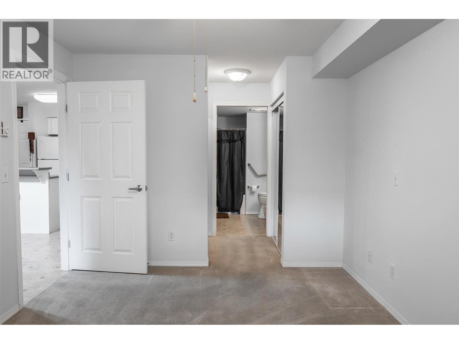 Picture for Unit #307, 265 Froelich  Road https://www.cirrealty.ca/reb/bc/8/10363968_21.jpg