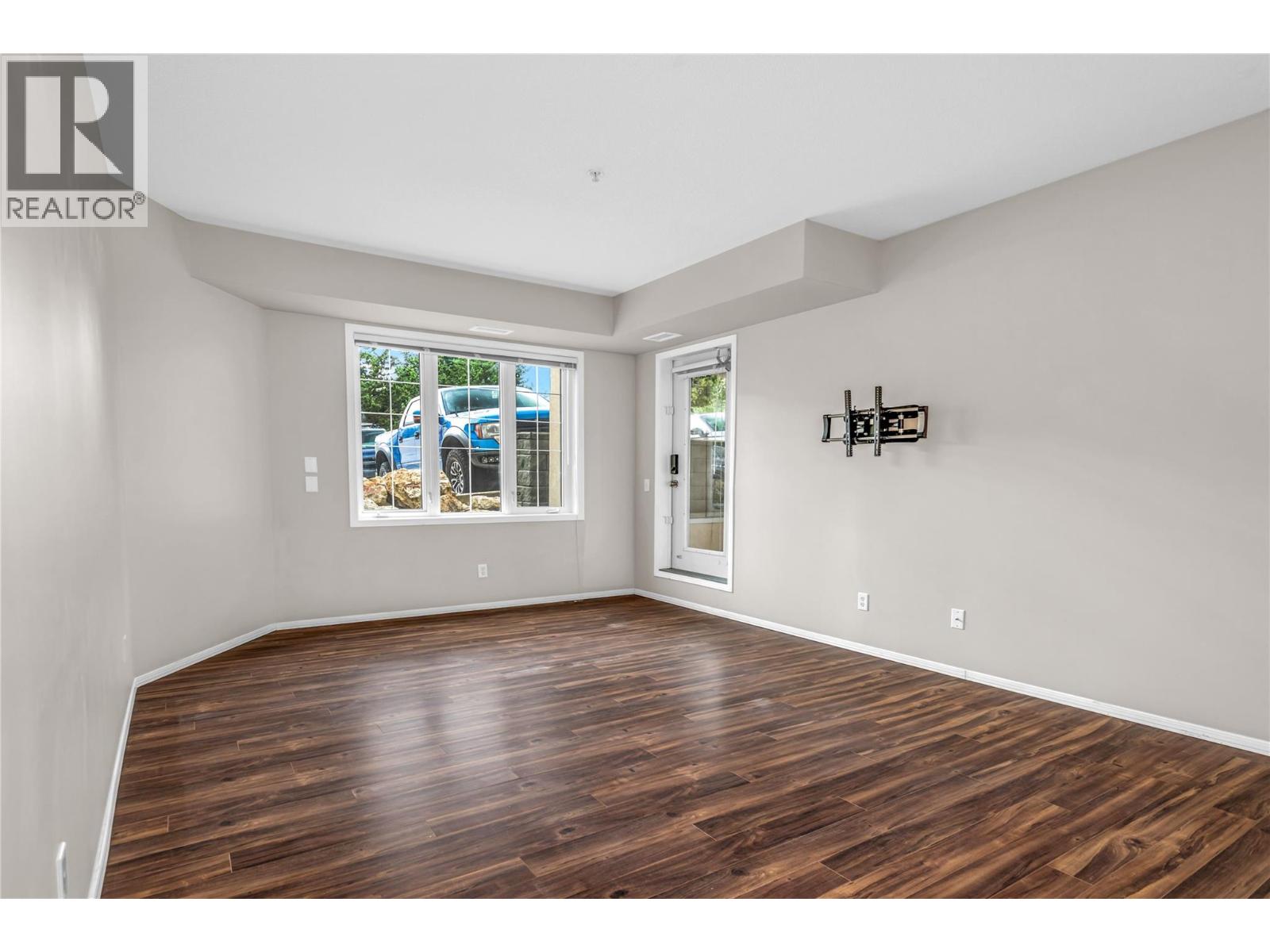 Picture for Unit #1102, 3168 Via Centrale  https://www.cirrealty.ca/reb/bc/8/10363978_15.jpg