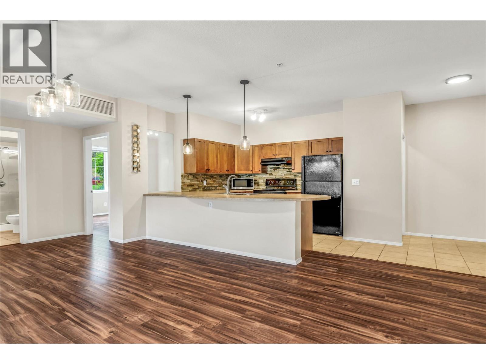 Picture for Unit #1102, 3168 Via Centrale  https://www.cirrealty.ca/reb/bc/8/10363978_20.jpg