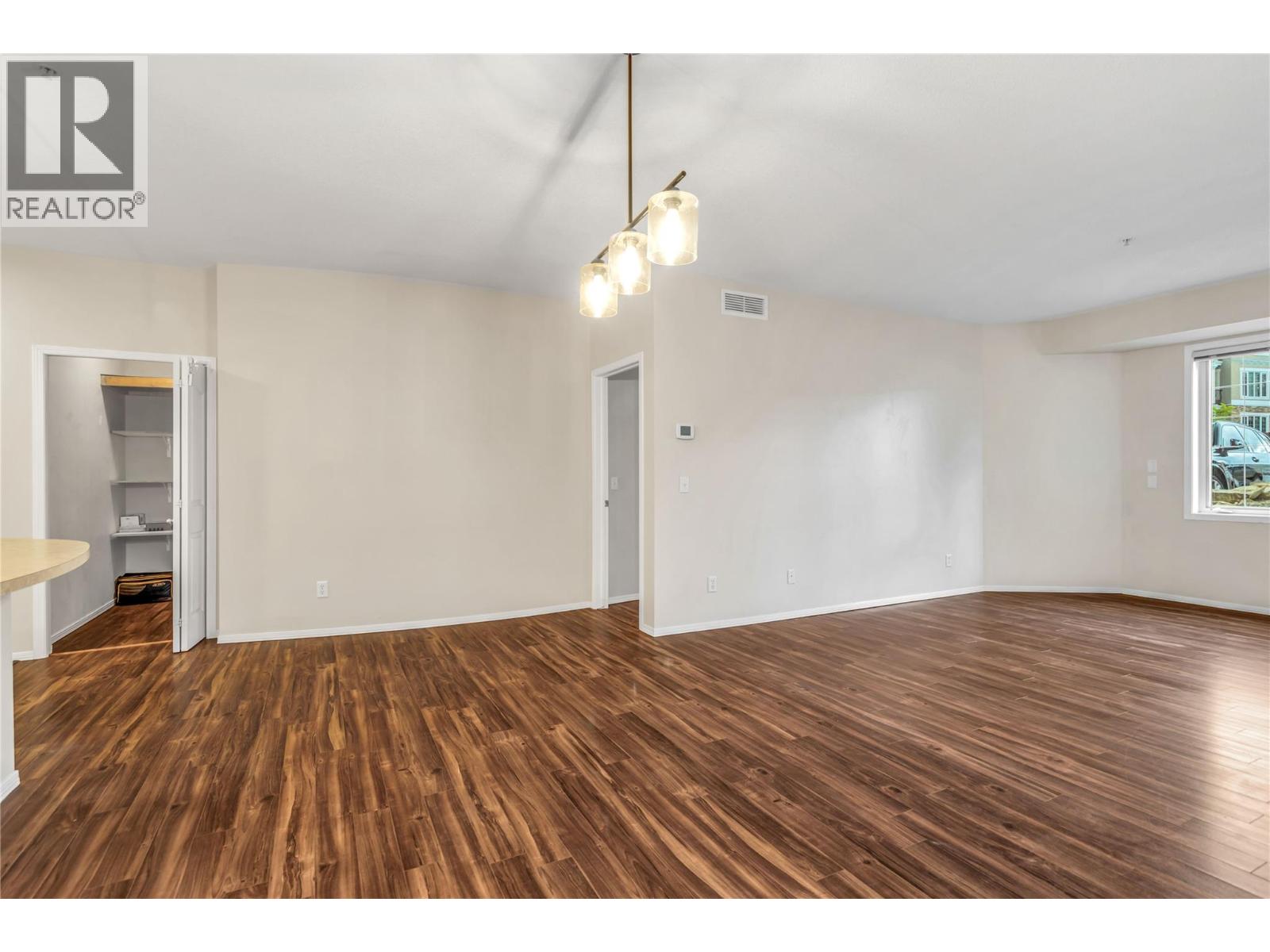 Picture for Unit #1102, 3168 Via Centrale  https://www.cirrealty.ca/reb/bc/8/10363978_31.jpg