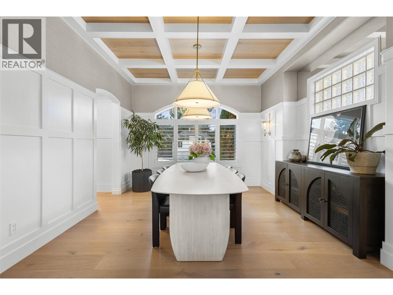 Picture for 539 Metcalfe  Avenue https://www.cirrealty.ca/reb/bc/8/10364068_13.jpg