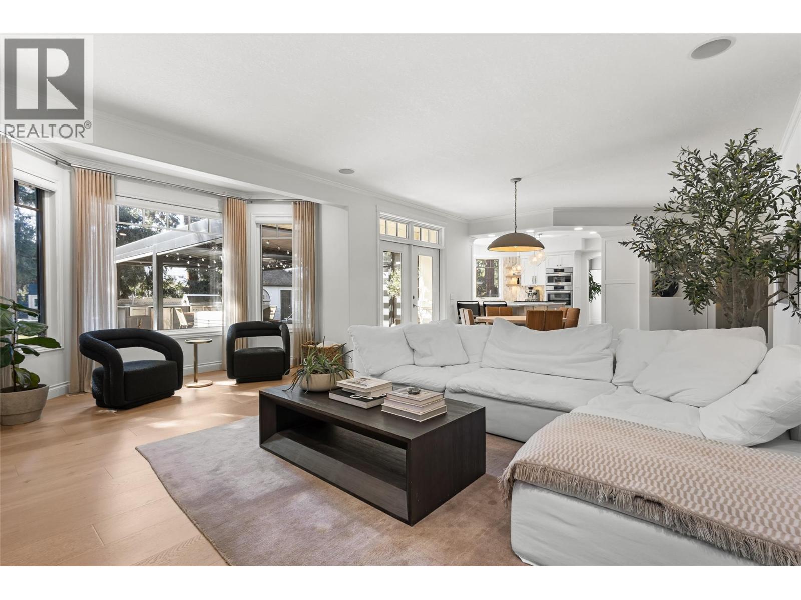 Picture for 539 Metcalfe  Avenue https://www.cirrealty.ca/reb/bc/8/10364068_15.jpg