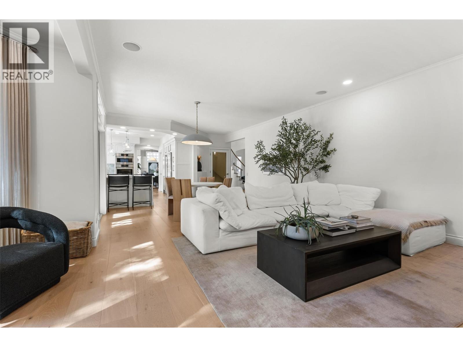 Picture for 539 Metcalfe  Avenue https://www.cirrealty.ca/reb/bc/8/10364068_16.jpg