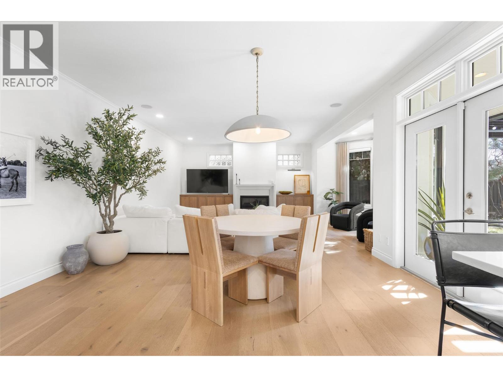 Picture for 539 Metcalfe  Avenue https://www.cirrealty.ca/reb/bc/8/10364068_22.jpg