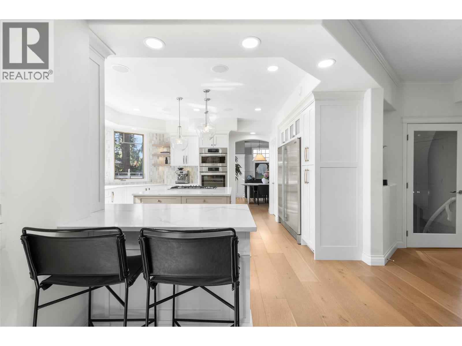 Picture for 539 Metcalfe  Avenue https://www.cirrealty.ca/reb/bc/8/10364068_26.jpg