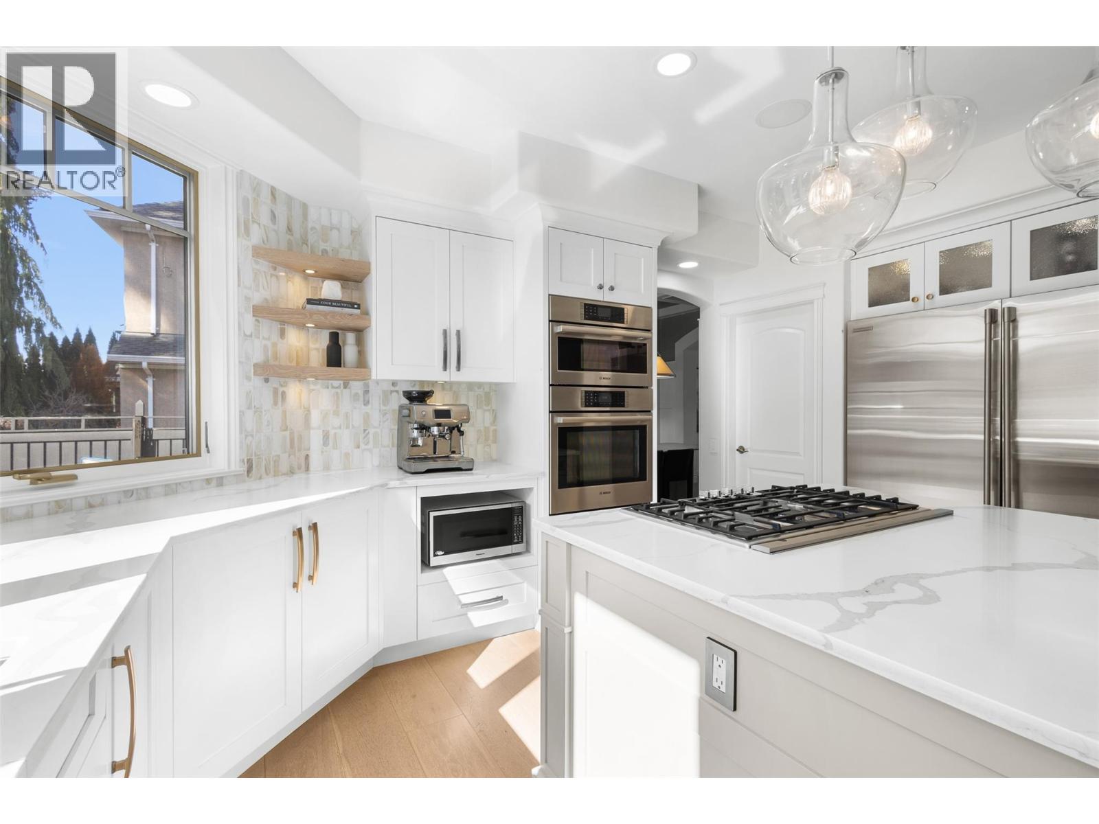 Picture for 539 Metcalfe  Avenue https://www.cirrealty.ca/reb/bc/8/10364068_28.jpg