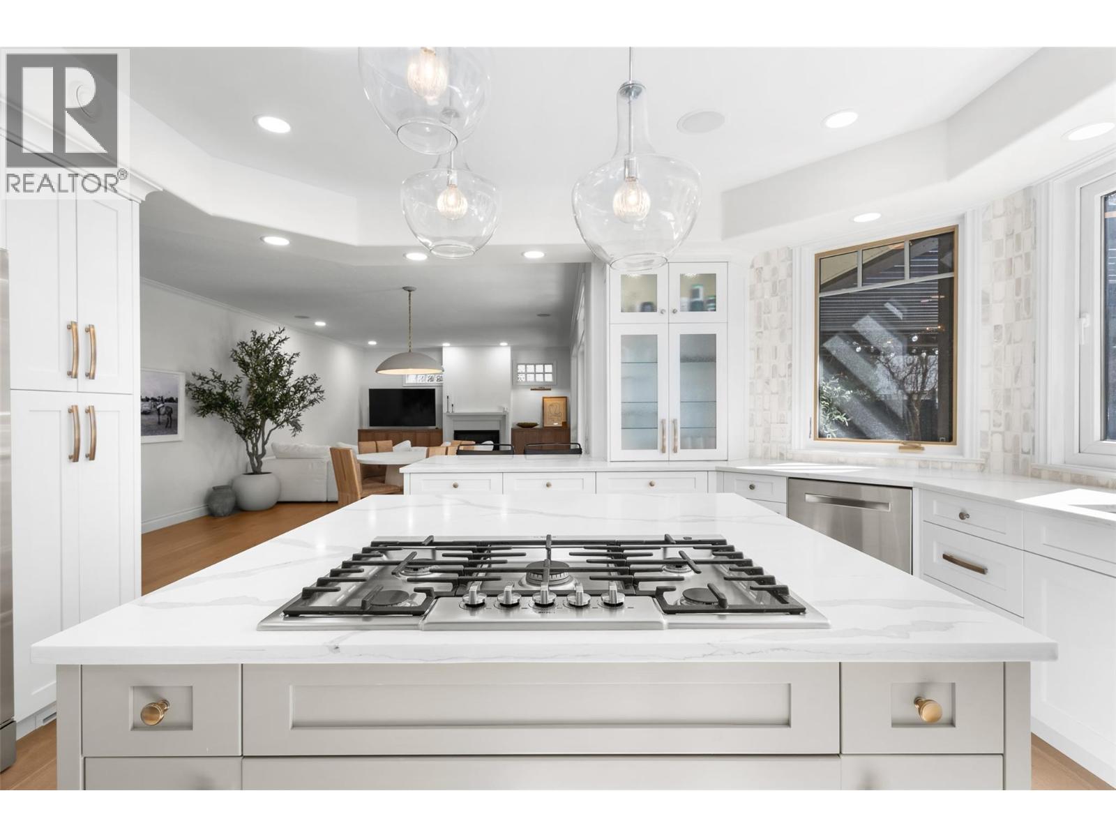 Picture for 539 Metcalfe  Avenue https://www.cirrealty.ca/reb/bc/8/10364068_30.jpg