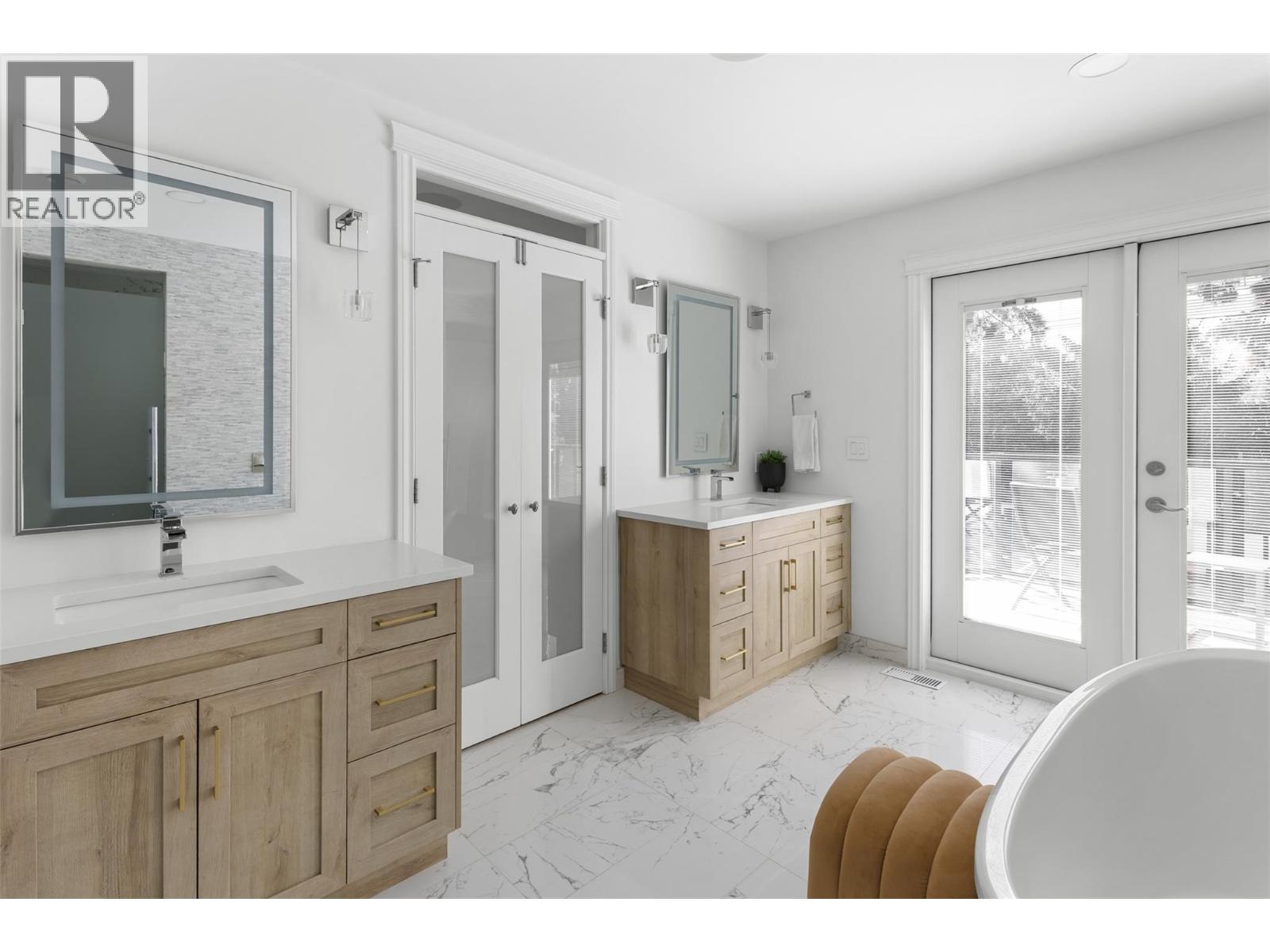 Picture for 539 Metcalfe  Avenue https://www.cirrealty.ca/reb/bc/8/10364068_38.jpg