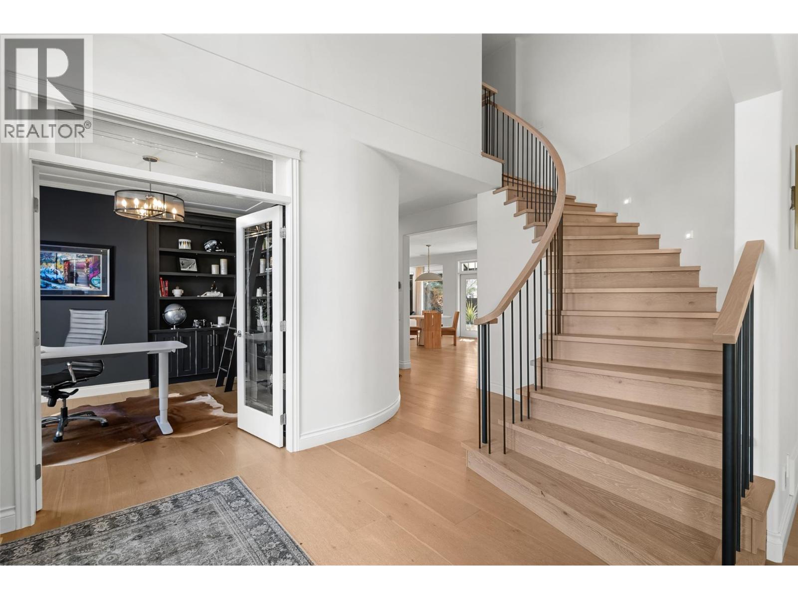 Picture for 539 Metcalfe  Avenue https://www.cirrealty.ca/reb/bc/8/10364068_4.jpg