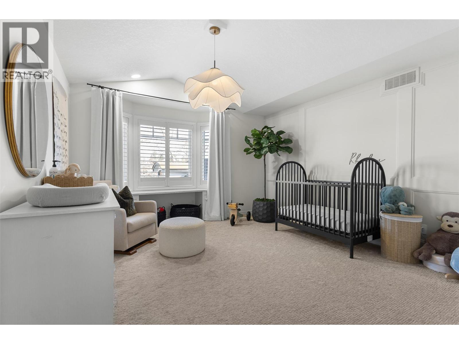 Picture for 539 Metcalfe  Avenue https://www.cirrealty.ca/reb/bc/8/10364068_40.jpg
