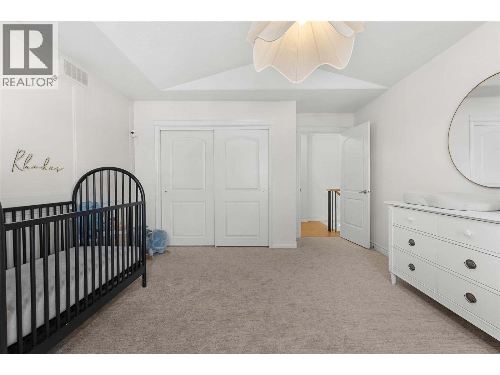 Picture for 539 Metcalfe  Avenue https://www.cirrealty.ca/reb/bc/8/10364068_41.jpg
