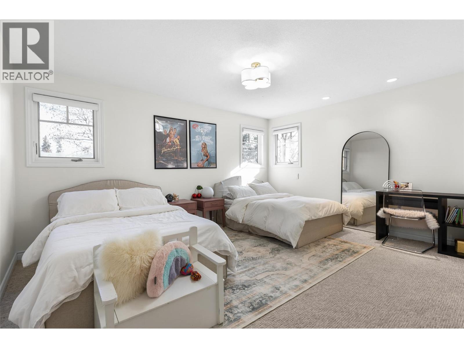 Picture for 539 Metcalfe  Avenue https://www.cirrealty.ca/reb/bc/8/10364068_42.jpg