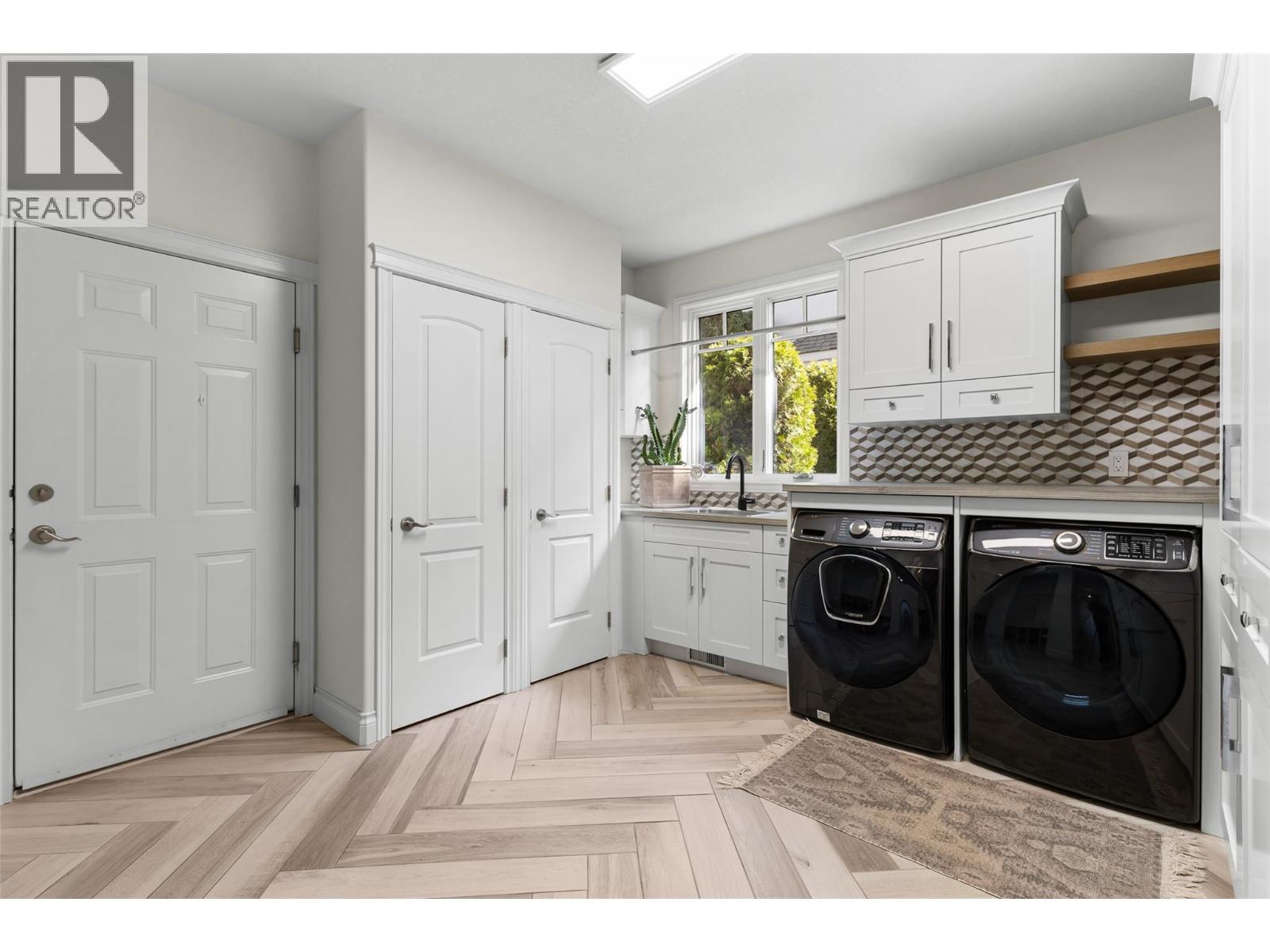 Picture for 539 Metcalfe  Avenue https://www.cirrealty.ca/reb/bc/8/10364068_47.jpg