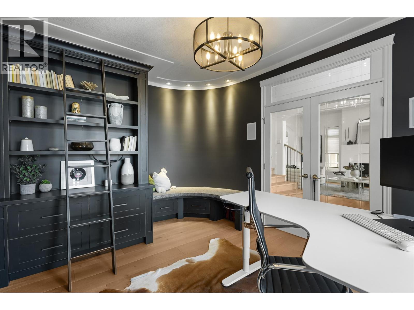 Picture for 539 Metcalfe  Avenue https://www.cirrealty.ca/reb/bc/8/10364068_5.jpg