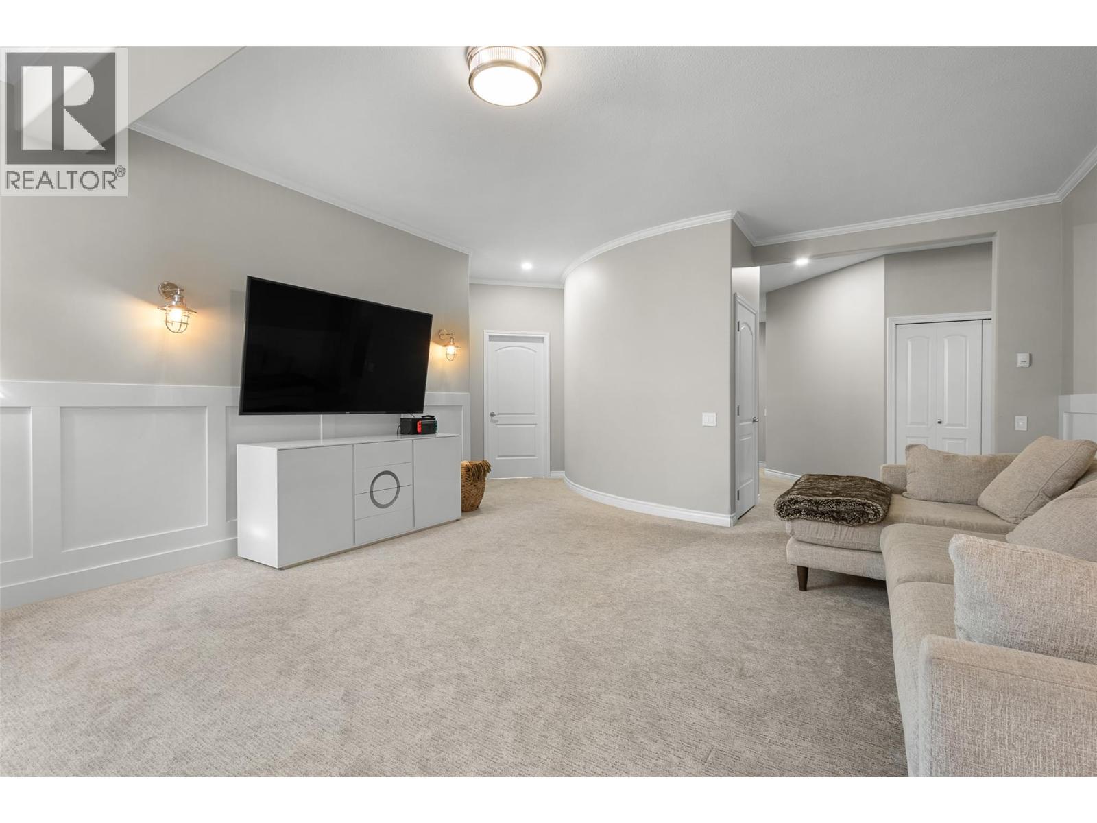Picture for 539 Metcalfe  Avenue https://www.cirrealty.ca/reb/bc/8/10364068_54.jpg