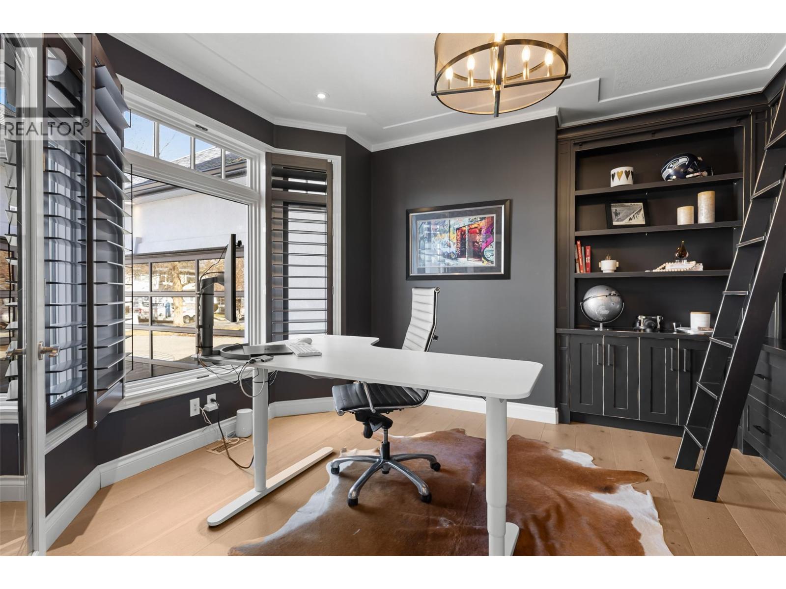 Picture for 539 Metcalfe  Avenue https://www.cirrealty.ca/reb/bc/8/10364068_6.jpg