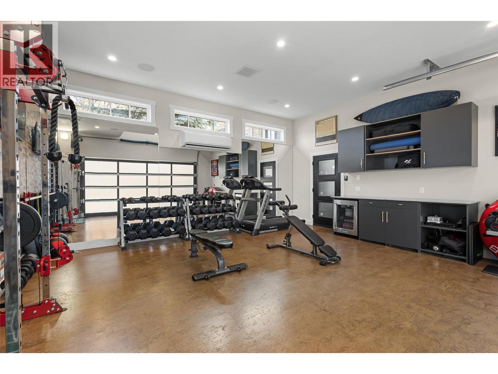 Picture for 539 Metcalfe  Avenue https://www.cirrealty.ca/reb/bc/8/10364068_62.jpg