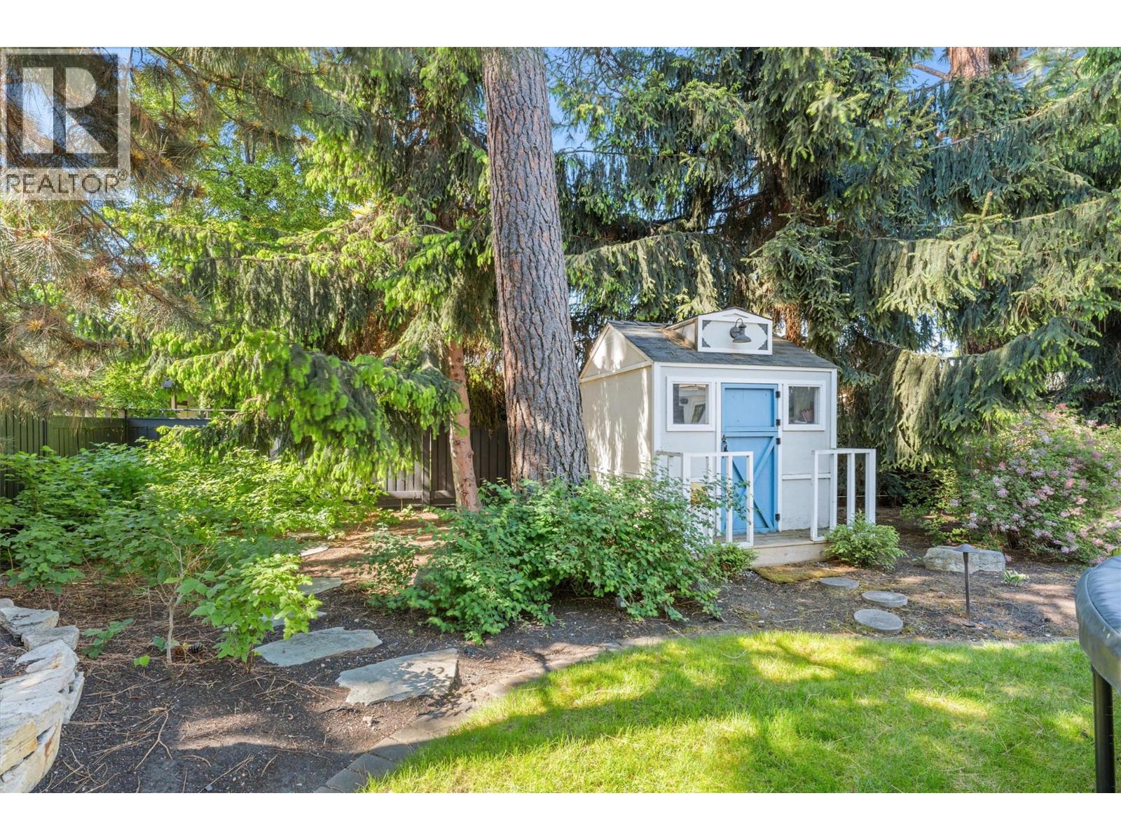 Picture for 539 Metcalfe  Avenue https://www.cirrealty.ca/reb/bc/8/10364068_73.jpg