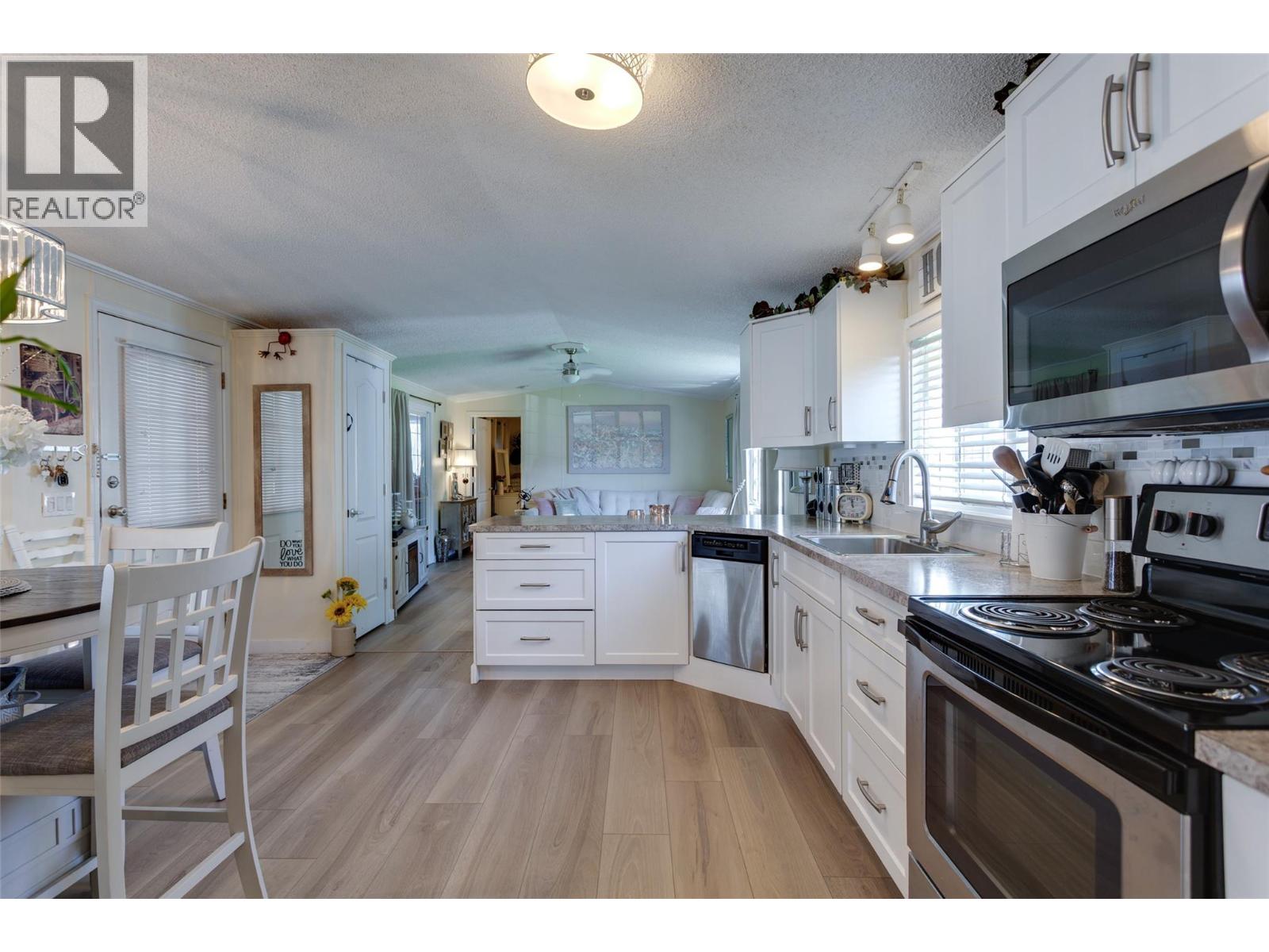 Picture for Unit #23, 1850 Shannon Lake  Road https://www.cirrealty.ca/reb/bc/8/10364088_14.jpg