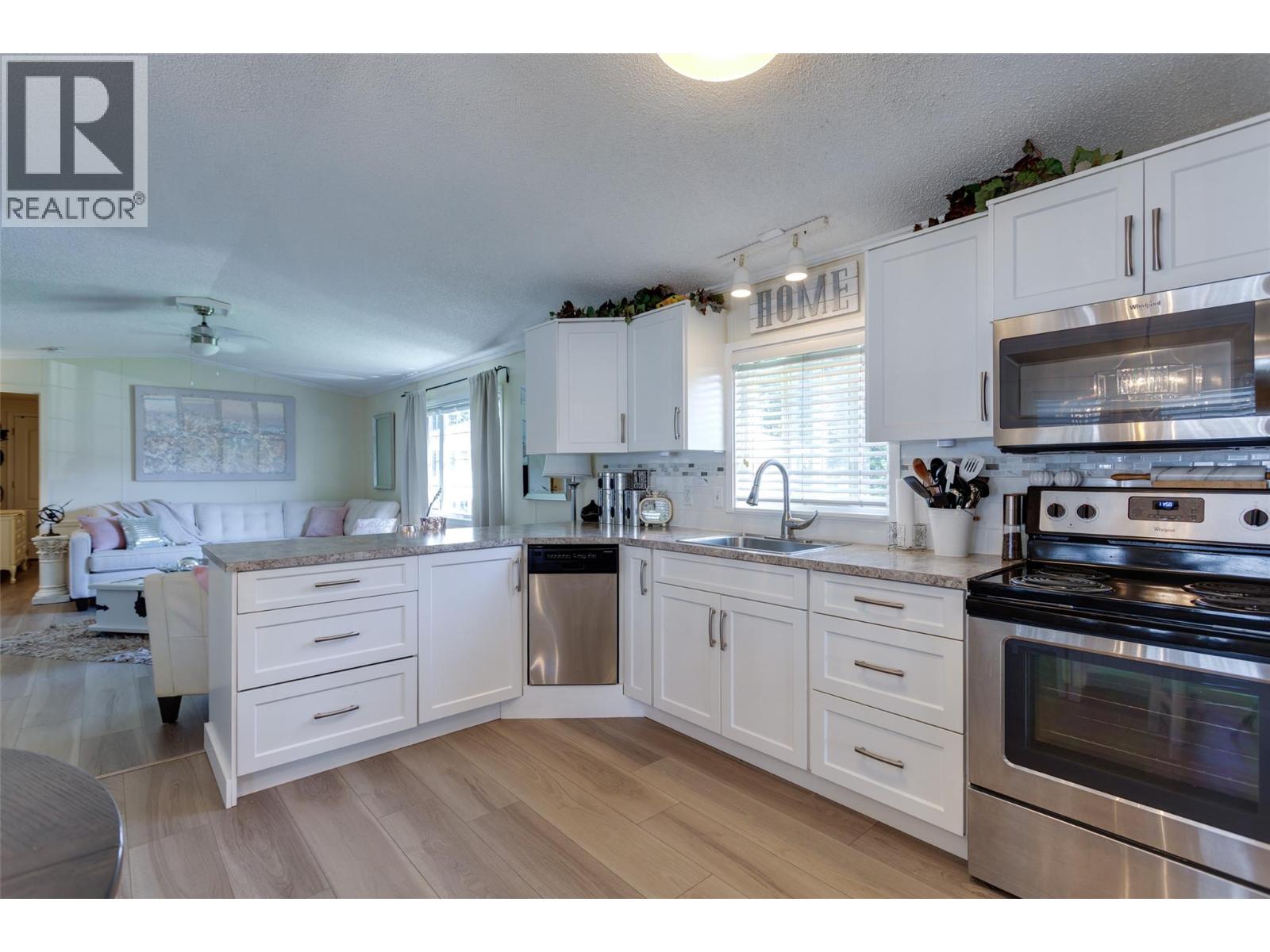 Picture for Unit #23, 1850 Shannon Lake  Road https://www.cirrealty.ca/reb/bc/8/10364088_15.jpg